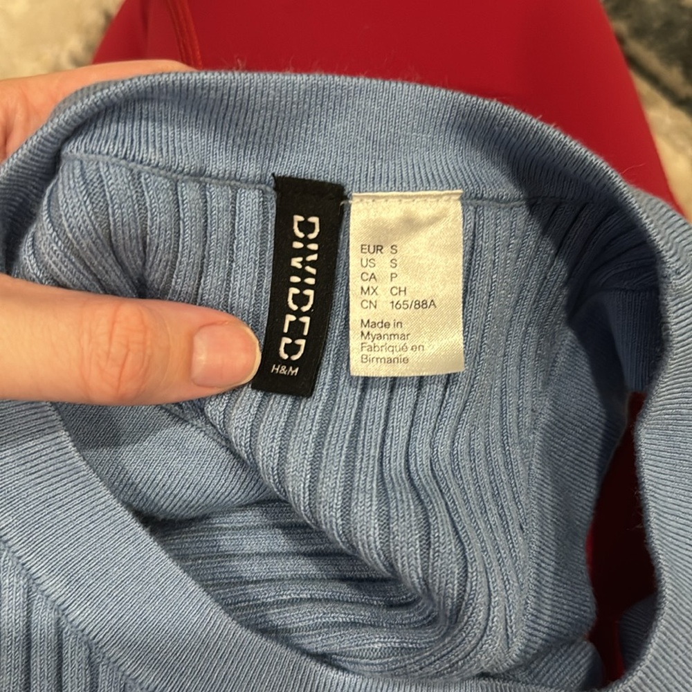 Divided H&M Ribbed Crop Top - Picture 3 of 3